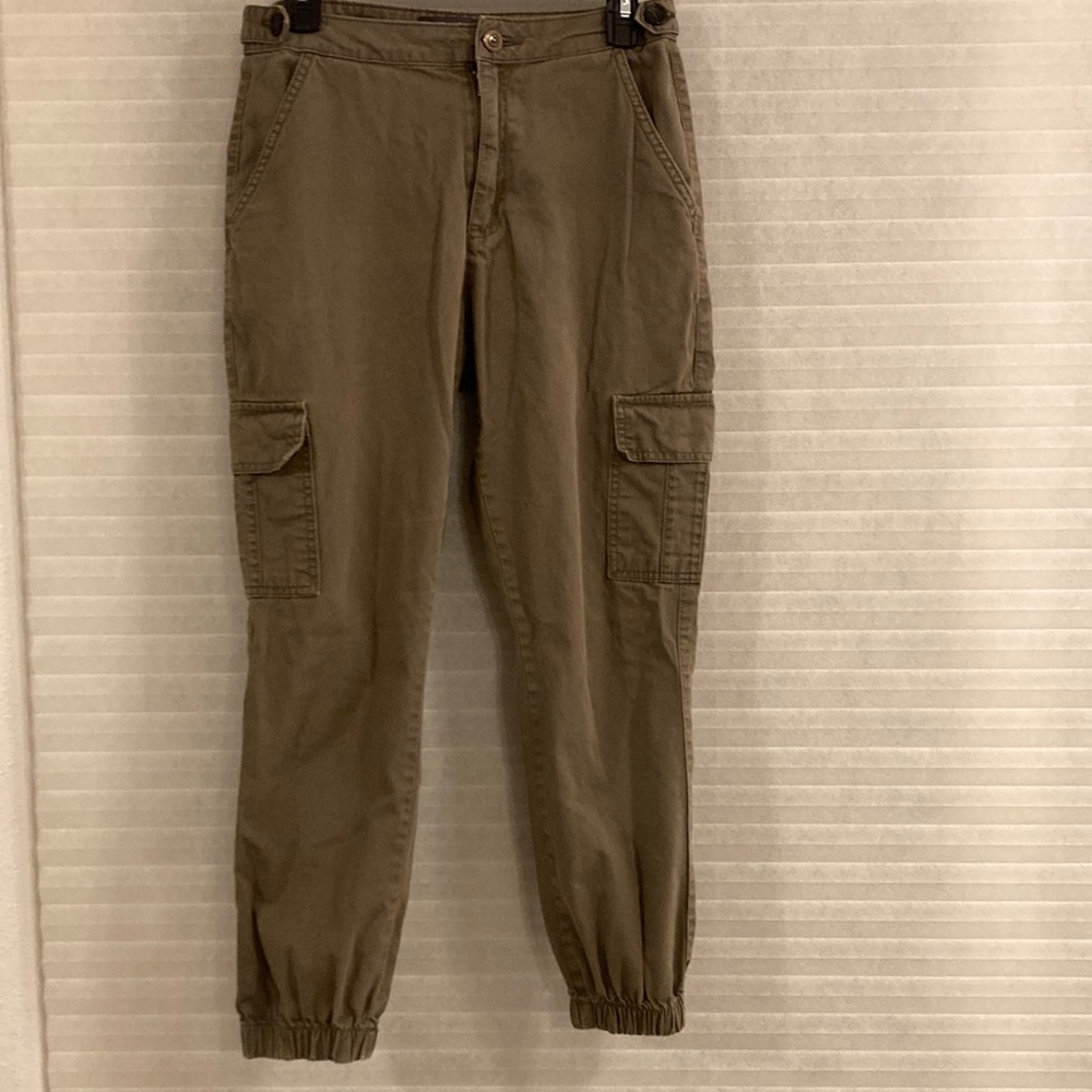 Utility cargo jogger pants kaki, size 4